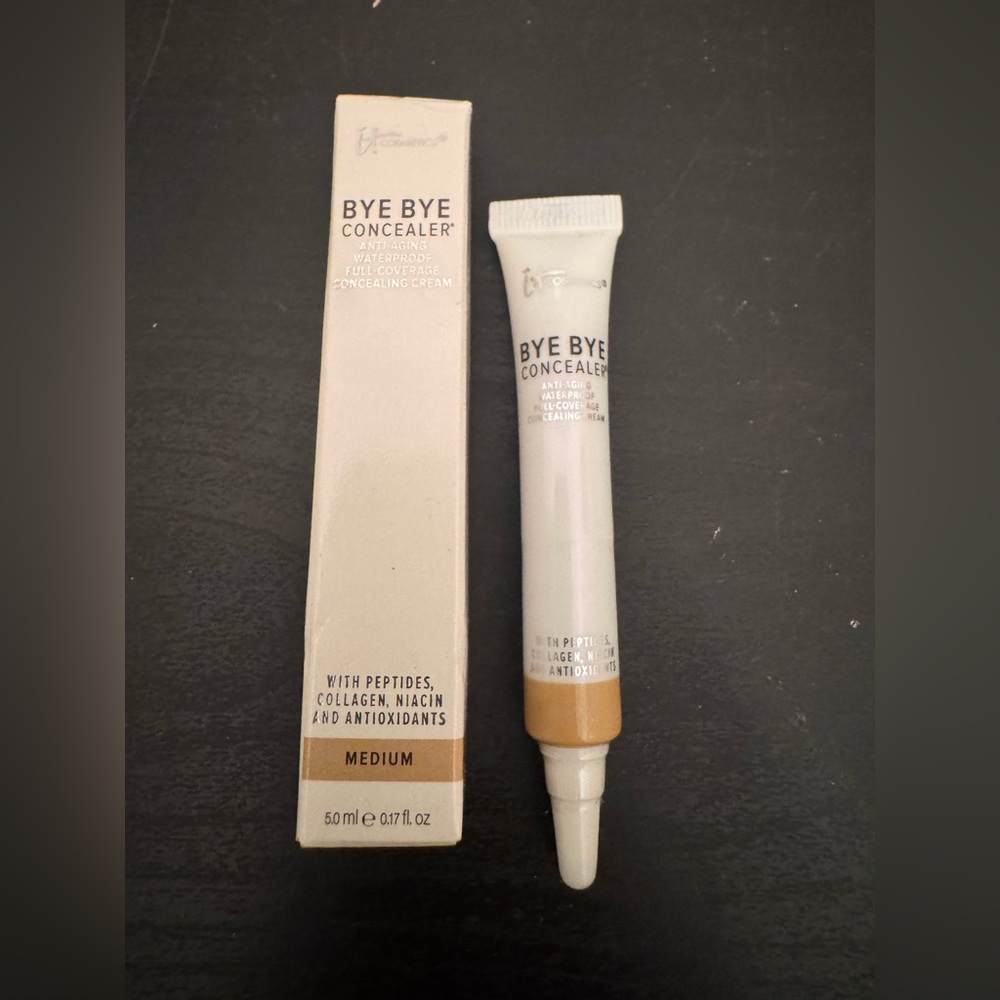 It Cosmetics Bye Bye Concealer Medium NIB Discontinued Waterproof Anti Aging